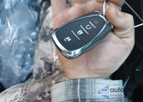 2025 Chevrolet Trax Fwd Activ z USA, uszkodzony, nr VIN KL77LKEP6SC070527